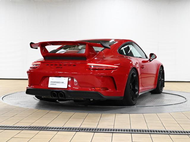 ９１１ＧＴ３　６ＭＴ　スポーツクロノパッケージ　クラブスポーツパッケージ　フロントリフトシステム　ＬＥＤメインブラックヘッドライトＰＤＬＳ　カーボンインテリアパッケージ　カーボンドアシルガード　フルバケットシート(20枚目)