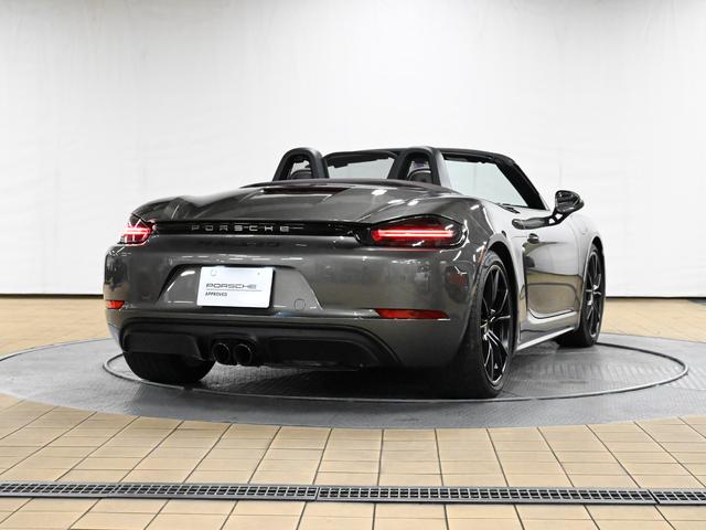 ７１８ボクスター ７１８ボクスターＧＴＳ　シートヒーター　バイキセノンヘッドライトティンテッドＰＤＬＳ　シートヒーター　オートエアコン　マルチファンクションステアリングホイールヒーター付　ＧＴスポーツステアリングレザー仕上げ（20枚目）