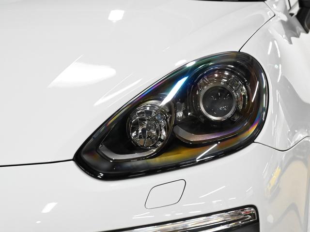 プラチナエディション　２１インチ９１１ターボデザインホイール　バイキセノンヘッドライトブラックＰＤＬＳ　ポルシェエントリー＆ドライブシステム　シートヒーター　ドライバーメモリーパッケージ(17枚目)