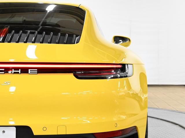 ９１１ ９１１カレラＳ　スポーツクロノパッケージ　モードスイッチ及ポルシェトラックプレシジョンアプリ含　スポーツエグゾーストシステム　ブラックテールパイプ　アダプティブクルーズコントロール　トラフィックジャムアシスト（18枚目）