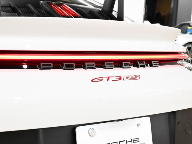 ９１１ ９１１ＧＴ３ＲＳ　クラブスポーツパッケージ　フロントアクスルリフトシステム　ＬＥＤマトリクスヘッドライトＰＤＬＳ＋　ＢＯＳＥサラウンドサウンドシステム　２０／２１インチ９１１ＧＴ３ＲＳ軽量鍛造アルミホイール（42枚目）