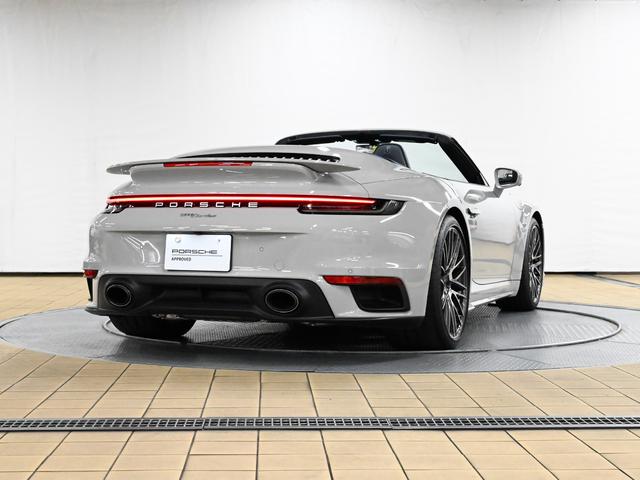 ９１１ ９１１ターボ　カブリオレ　スポーツエグゾーストシステム　スポーツテールパイプ　ＬＥＤマトリックスヘッドライトＰＤＬＳ＋　ブルメスターハイエンドサラウンドサウンドシステム　アダプティブクルーズコントロール　シートベンチレーション（20枚目）