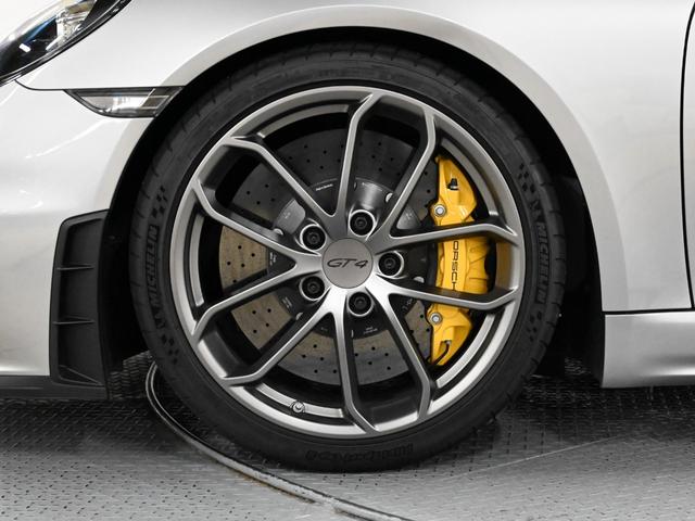 ７１８ケイマン ７１８ケイマンＧＴ４　スポーツクロノパッケージ　ラップトリガープレパレーション　ＰＣＣＢ　オートエアコン　スモーカーパッケージ　助手席ラゲッジネット　フロアマット　カラーシートベルト　シルバーグレー（40枚目）