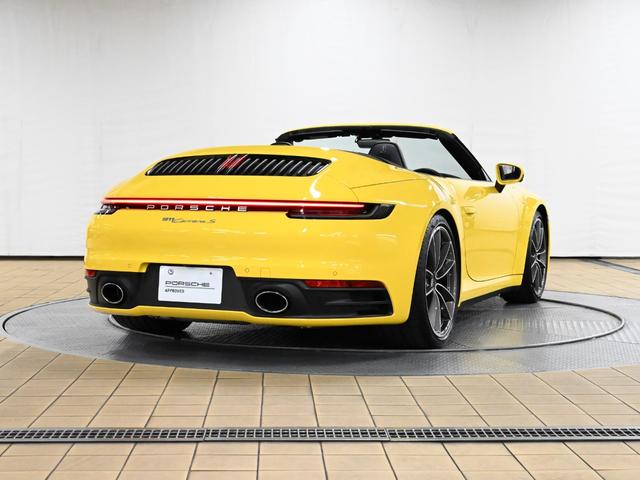 ９１１ 　スポーツクロノパッケージ　スポーツエグゾーストシステム　シルバーカラーテールパイプ　ＬＥＤヘッドライトＰＤＬＳ＋　２０／２１インチカレラクラシックホイール　ＰＡＳＭ付スポーツサスペンション（42枚目）