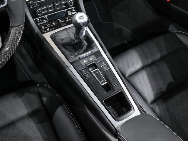 ７１８ボクスター ７１８ボクスター　スポーツクロノパッケージ　パワーステアリング　プラス　ポルシェアクティブサスペンションマネジメント　レーン　チェンジ　アシスト　パワーステアリングプラス　ペダル　フットレストアルミニウム（12枚目）