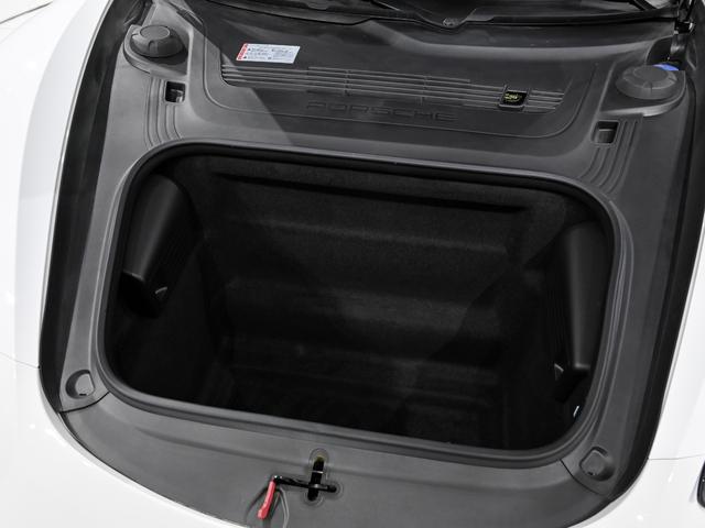 ７１８ボクスター ７１８ボクスター　スポーツクロノパッケージ　パワーステアリング　プラス　ポルシェアクティブサスペンションマネジメント　レーン　チェンジ　アシスト　パワーステアリングプラス　ペダル　フットレストアルミニウム（15枚目）