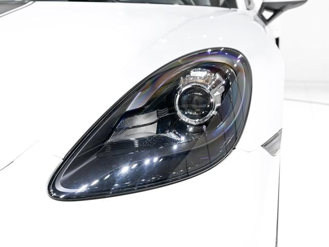 ７１８ボクスター ７１８ボクスター　スポーツクロノパッケージ　パワーステアリング　プラス　ポルシェアクティブサスペンションマネジメント　レーン　チェンジ　アシスト　パワーステアリングプラス　ペダル　フットレストアルミニウム（17枚目）