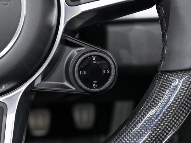 ７１８ボクスター ７１８ボクスター　スポーツクロノパッケージ　パワーステアリング　プラス　ポルシェアクティブサスペンションマネジメント　レーン　チェンジ　アシスト　パワーステアリングプラス　ペダル　フットレストアルミニウム（34枚目）