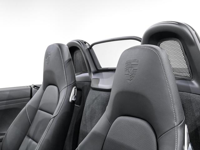７１８ボクスター ７１８ボクスター　スポーツクロノパッケージ　パワーステアリング　プラス　ポルシェアクティブサスペンションマネジメント　レーン　チェンジ　アシスト　パワーステアリングプラス　ペダル　フットレストアルミニウム（36枚目）