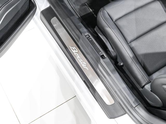 ７１８ボクスター ７１８ボクスター　スポーツクロノパッケージ　パワーステアリング　プラス　ポルシェアクティブサスペンションマネジメント　レーン　チェンジ　アシスト　パワーステアリングプラス　ペダル　フットレストアルミニウム（37枚目）