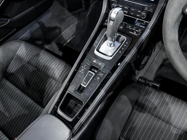 ７１８ボクスター ７１８ボクスターＴ　スポーツクロノパッケージ　７１８Ｔインテリア　パッケージ　ライトデザインパッケージ　レーン　チェンジ　アシスト　電動可倒式エクステリア　ミラー　Ｒａｃｅ－ＴｅｘのＧＴスポーツ　ステアリングホイール（12枚目）