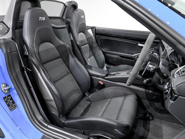 ７１８ボクスター ７１８ボクスターＴ　スポーツクロノパッケージ　７１８Ｔインテリア　パッケージ　ライトデザインパッケージ　レーン　チェンジ　アシスト　電動可倒式エクステリア　ミラー　Ｒａｃｅ－ＴｅｘのＧＴスポーツ　ステアリングホイール（13枚目）