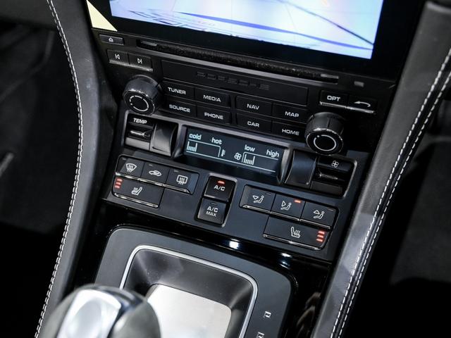 ７１８ボクスター ７１８ボクスターＴ　スポーツクロノパッケージ　７１８Ｔインテリア　パッケージ　ライトデザインパッケージ　レーン　チェンジ　アシスト　電動可倒式エクステリア　ミラー　Ｒａｃｅ－ＴｅｘのＧＴスポーツ　ステアリングホイール（28枚目）