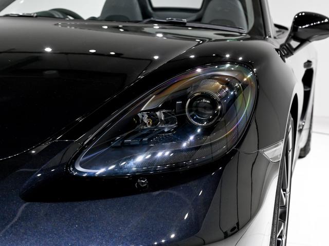 ７１８ボクスター ７１８ボクスターＧＴＳ　４．０　スポーツクロノパッケージ　シートヒーター　レーン　チェンジ　アシスト　ロールオーバー　バー　エクステリア同色塗装　シートヒーター　ストレージパッケージ　バイキセノンヘッドライト　ティンテッド　ＰＤＬＳ（17枚目）