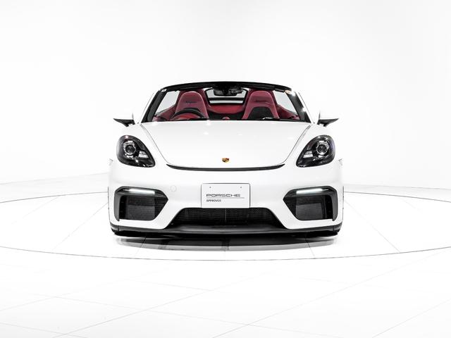 ７１８スパイダー ７１８スパイダー　６ＭＴ　スポーツクロノパッケージ　シートヒーター　ＰＡＳＭ　２０インチ　７１８　Ｓｐｙｄｅｒホイール　シートヒーター　スモーカーパッケージ　ストレージパッケージ　フロアマット　スポーツクロノパッケージ（2枚目）