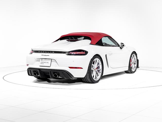 ７１８スパイダー ７１８スパイダー　６ＭＴ　スポーツクロノパッケージ　シートヒーター　ＰＡＳＭ　２０インチ　７１８　Ｓｐｙｄｅｒホイール　シートヒーター　スモーカーパッケージ　ストレージパッケージ　フロアマット　スポーツクロノパッケージ（5枚目）