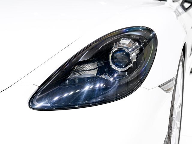 ７１８スパイダー ７１８スパイダー　６ＭＴ　スポーツクロノパッケージ　シートヒーター　ＰＡＳＭ　２０インチ　７１８　Ｓｐｙｄｅｒホイール　シートヒーター　スモーカーパッケージ　ストレージパッケージ　フロアマット　スポーツクロノパッケージ（17枚目）