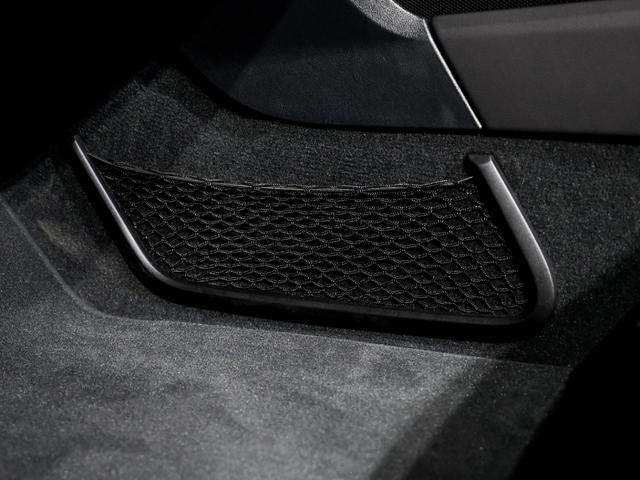 ７１８スパイダー ７１８スパイダー　６ＭＴ　スポーツクロノパッケージ　シートヒーター　ＰＡＳＭ　２０インチ　７１８　Ｓｐｙｄｅｒホイール　シートヒーター　スモーカーパッケージ　ストレージパッケージ　フロアマット　スポーツクロノパッケージ（22枚目）