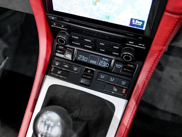 ７１８スパイダー ７１８スパイダー　６ＭＴ　スポーツクロノパッケージ　シートヒーター　ＰＡＳＭ　２０インチ　７１８　Ｓｐｙｄｅｒホイール　シートヒーター　スモーカーパッケージ　ストレージパッケージ　フロアマット　スポーツクロノパッケージ（28枚目）