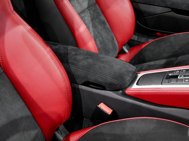 ７１８スパイダー ７１８スパイダー　６ＭＴ　スポーツクロノパッケージ　シートヒーター　ＰＡＳＭ　２０インチ　７１８　Ｓｐｙｄｅｒホイール　シートヒーター　スモーカーパッケージ　ストレージパッケージ　フロアマット　スポーツクロノパッケージ（32枚目）