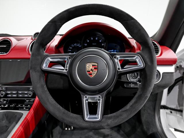 ７１８スパイダー ７１８スパイダー　６ＭＴ　スポーツクロノパッケージ　シートヒーター　ＰＡＳＭ　２０インチ　７１８　Ｓｐｙｄｅｒホイール　シートヒーター　スモーカーパッケージ　ストレージパッケージ　フロアマット　スポーツクロノパッケージ（33枚目）