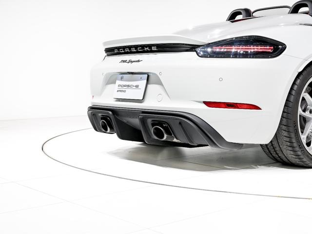 ７１８スパイダー ７１８スパイダー　６ＭＴ　スポーツクロノパッケージ　シートヒーター　ＰＡＳＭ　２０インチ　７１８　Ｓｐｙｄｅｒホイール　シートヒーター　スモーカーパッケージ　ストレージパッケージ　フロアマット　スポーツクロノパッケージ（45枚目）