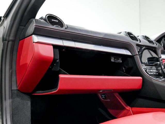 ７１８ボクスター ７１８ボクスターＧＴＳ　４．０　スポーツクロノパッケージ　ＢＯＳＥサラウンド　サウンド　システム　ＰＡＳＭ　パワーステアリング　プラス　ストレージパッケージ　スポーツクロノパッケージ　シートヒーター　レーン　チェンジ　アシスト（21枚目）