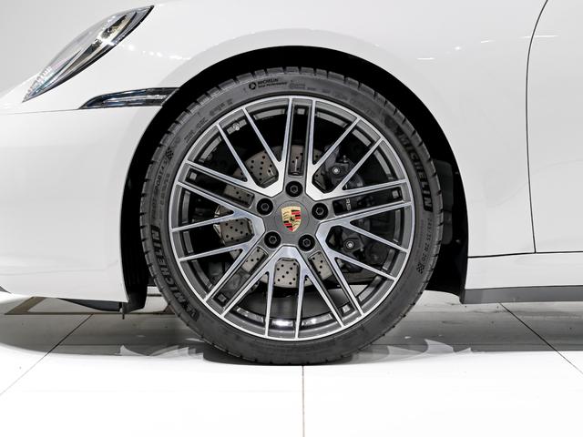 ９１１ ９１１タルガ４　スポーツクロノパッケージ　スポーツエグゾーストシステム　パワーステアリング　プラス　ＢＯＳＥ　サラウンド　サウンド　システム　ストレージパッケージ　シートヒーター　シートベンチレーション（16枚目）