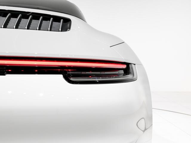 ９１１ ９１１タルガ４　スポーツクロノパッケージ　スポーツエグゾーストシステム　パワーステアリング　プラス　ＢＯＳＥ　サラウンド　サウンド　システム　ストレージパッケージ　シートヒーター　シートベンチレーション（18枚目）