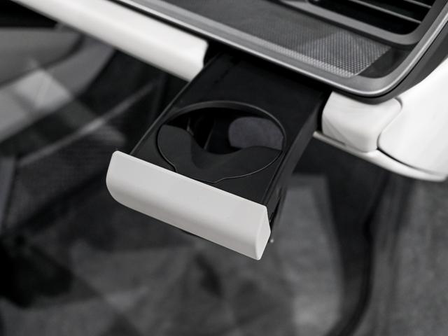 ９１１ ９１１タルガ４　スポーツクロノパッケージ　スポーツエグゾーストシステム　パワーステアリング　プラス　ＢＯＳＥ　サラウンド　サウンド　システム　ストレージパッケージ　シートヒーター　シートベンチレーション（23枚目）