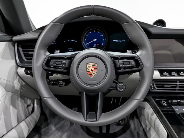 ９１１ ９１１タルガ４　スポーツクロノパッケージ　スポーツエグゾーストシステム　パワーステアリング　プラス　ＢＯＳＥ　サラウンド　サウンド　システム　ストレージパッケージ　シートヒーター　シートベンチレーション（33枚目）