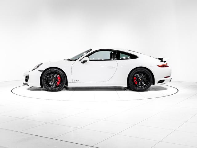 ９１１ ９１１カレラＧＴＳ　パワーステアリングプラス　助手席ラゲッジネット　ペイントサイドスカート　プライバシーガラス　シートヒーター　フロアマット　インテリア　ブラック　アルカンターラ（8枚目）