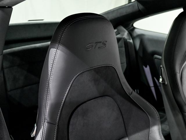 ９１１ ９１１カレラＧＴＳ　パワーステアリングプラス　助手席ラゲッジネット　ペイントサイドスカート　プライバシーガラス　シートヒーター　フロアマット　インテリア　ブラック　アルカンターラ（35枚目）