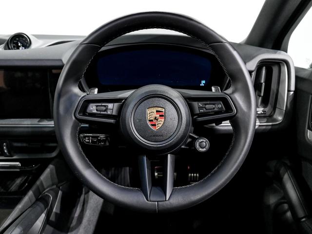カイエン ベースグレード　スポクロ　パノラマルーフ　ＰＡＳＭ　スポーツテールパイプ　アダプティブエアサスペンション　マルチファンクションステアリングホイール　シートヒーター　２１インチＲＳＳｐｙｄｅｒＤｅｓｉｇｎホイール（32枚目）