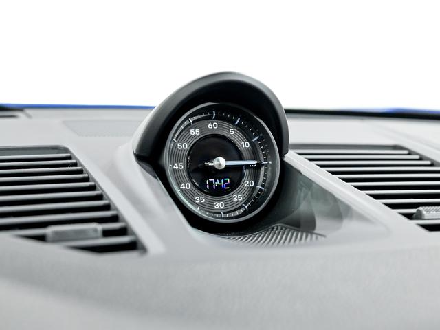 ９１１ ９１１カレラ　スポクロ　スポエグ　エクステリアパッケージ　エクステリアパッケージ　２０／２１インチ　ＲＳ　Ｓｐｙｄｅｒ　ホイール　パワーステアリングプラス　助手席フットウェルストレージネット　シートヒーター（10枚目）