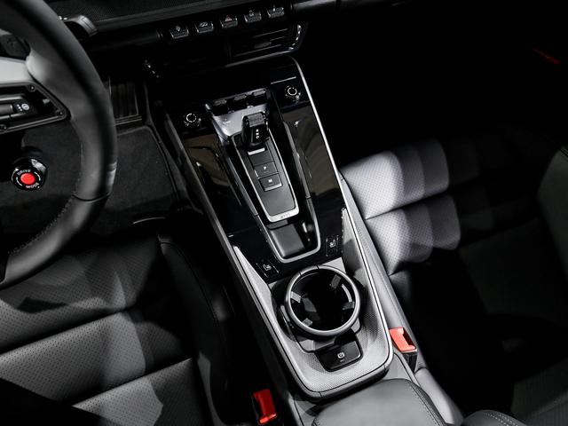 ９１１ ９１１カレラ　スポクロ　スポエグ　エクステリアパッケージ　エクステリアパッケージ　２０／２１インチ　ＲＳ　Ｓｐｙｄｅｒ　ホイール　パワーステアリングプラス　助手席フットウェルストレージネット　シートヒーター（12枚目）