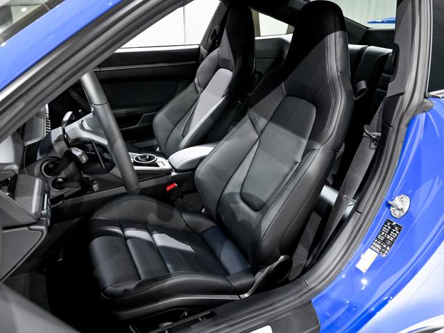 ９１１ ９１１カレラ　スポクロ　スポエグ　エクステリアパッケージ　エクステリアパッケージ　２０／２１インチ　ＲＳ　Ｓｐｙｄｅｒ　ホイール　パワーステアリングプラス　助手席フットウェルストレージネット　シートヒーター（13枚目）