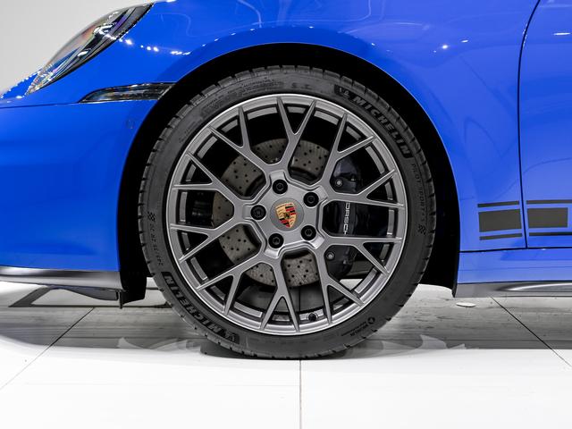 ９１１ ９１１カレラ　スポクロ　スポエグ　エクステリアパッケージ　エクステリアパッケージ　２０／２１インチ　ＲＳ　Ｓｐｙｄｅｒ　ホイール　パワーステアリングプラス　助手席フットウェルストレージネット　シートヒーター（16枚目）
