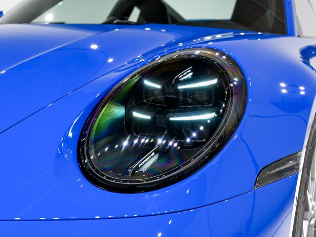 ９１１ ９１１カレラ　スポクロ　スポエグ　エクステリアパッケージ　エクステリアパッケージ　２０／２１インチ　ＲＳ　Ｓｐｙｄｅｒ　ホイール　パワーステアリングプラス　助手席フットウェルストレージネット　シートヒーター（17枚目）