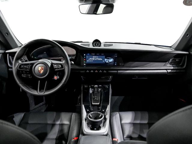 ９１１ ９１１カレラ　スポクロ　スポエグ　エクステリアパッケージ　エクステリアパッケージ　２０／２１インチ　ＲＳ　Ｓｐｙｄｅｒ　ホイール　パワーステアリングプラス　助手席フットウェルストレージネット　シートヒーター（32枚目）