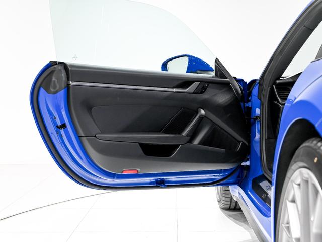 ９１１ ９１１カレラ　スポクロ　スポエグ　エクステリアパッケージ　エクステリアパッケージ　２０／２１インチ　ＲＳ　Ｓｐｙｄｅｒ　ホイール　パワーステアリングプラス　助手席フットウェルストレージネット　シートヒーター（40枚目）