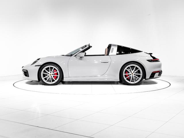 ９１１ ９１１タルガ４Ｓ　スポクロ　スポエグ　ＳｐｏｒｔＤｅｓｉｇｎ　パッケージ　フロント　アクスル　リフト　システム　パワーステアリング　プラスシートヒーター　シートベンチレーション　ＢＯＳＥサラウンドサウンドシステム（8枚目）