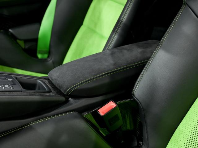９１１ ９１１ＧＴ３ＲＳ　クロノ　パッケージ　クラブスポーツパッケージ　ＰＣＣＢ　フロント　アクスル　リフト　システム　２０インチ　ＧＴ３　ＲＳホイール　フロアマット　プライバシーガラス（31枚目）