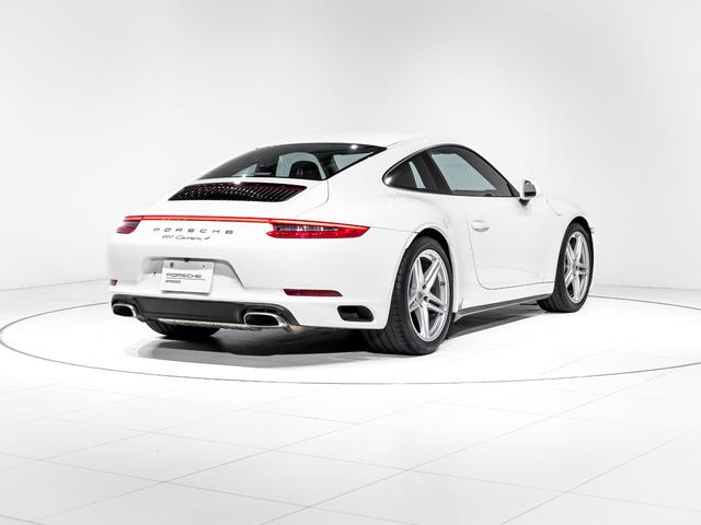 ９１１ ９１１カレラ　スポーツクロノパッケージ　パワーステアリングプラス　シートヒーター　クルーズコントロール　シートヒーター　助手席ラゲッジネット　フロアマット　１９ｉｎ　Ｃａｒｒｅｒａホイール（5枚目）