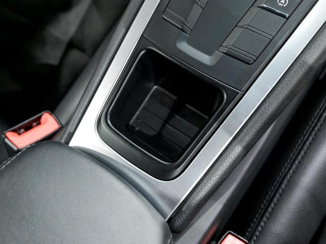 718ケイマン 718ケイマンS スポーツクロノ パッケージ パワーステアリングプラス シートヒーター 20inc Carrera S ホイール 電動可倒式ドアミラー 助手席ラゲッジネット フロアマット(31枚目)