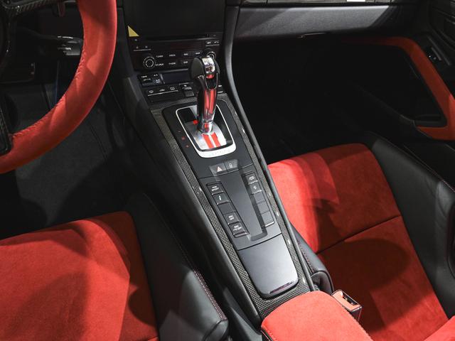 911 911GT2 RS ヴァイザッハPKG クラブスポーツPKG スポーツクロノPKG フロントリフトシステム LEDメインブラックヘッドライトPDLS スモーカーパッケージ ライトデザインパッケージ(12枚目)