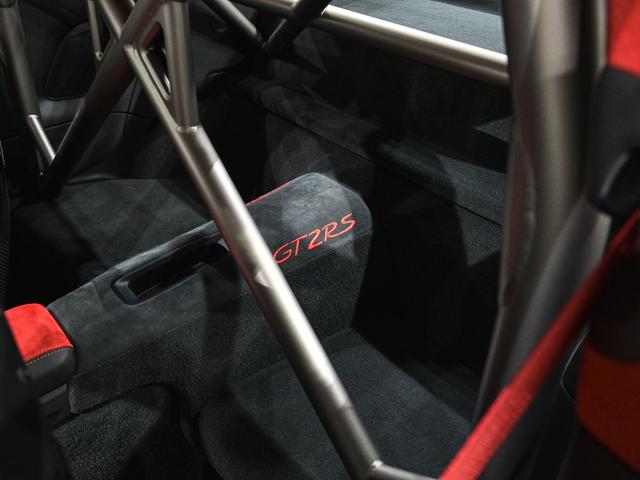 911 911GT2 RS ヴァイザッハPKG クラブスポーツPKG スポーツクロノPKG フロントリフトシステム LEDメインブラックヘッドライトPDLS スモーカーパッケージ ライトデザインパッケージ(36枚目)