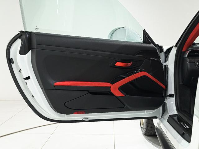 911 911GT2 RS ヴァイザッハPKG クラブスポーツPKG スポーツクロノPKG フロントリフトシステム LEDメインブラックヘッドライトPDLS スモーカーパッケージ ライトデザインパッケージ(38枚目)