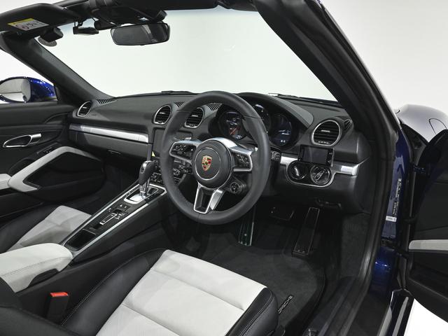 718ボクスター 718ボクスター スポーツクロノPKG SportDesignPKG パワーステアリング+ ヒーター付マルチファンクション ステアリングホイール シートヒーター LEDヘッドライトPDLS(9枚目)