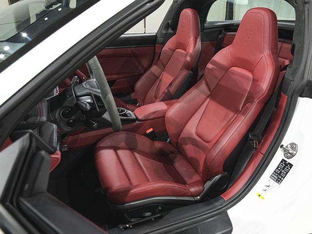 911 911タルガ4GTS BOSEサラウンドサウンドシステム パワーステアリング+ ライトデザインPKG エクステンデッドマットカーボンインテリアPKG LEDヘッドライトPDLS+ シートヒーター(13枚目)